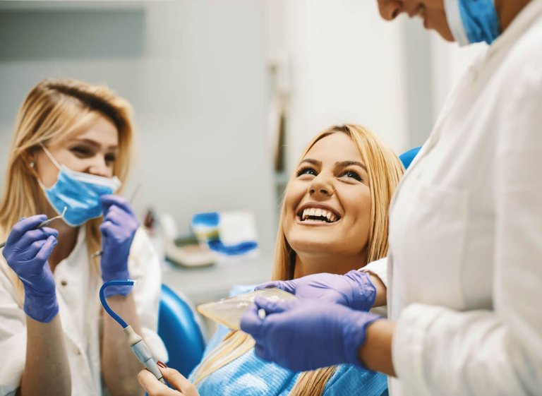 Choosing the Right Implant Dentist in Las Vegas: A Patient’s Guide